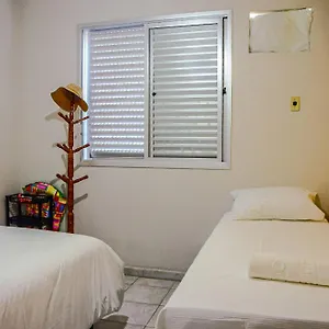  Apartamento Apto confortável a 200m da Praia do Forte CEE202